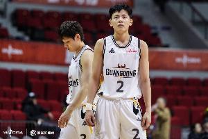 媒体人:广东女篮的球员不相信剧本 她们撕碎了剧本并重写了
